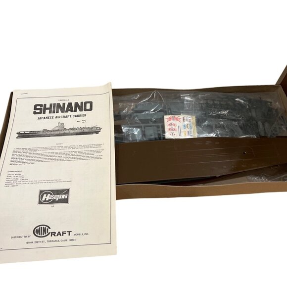 Hasegawa 1/450 Scale Shinano Japanese Aircraft Carrier Model Kit - Picture 3 of 5